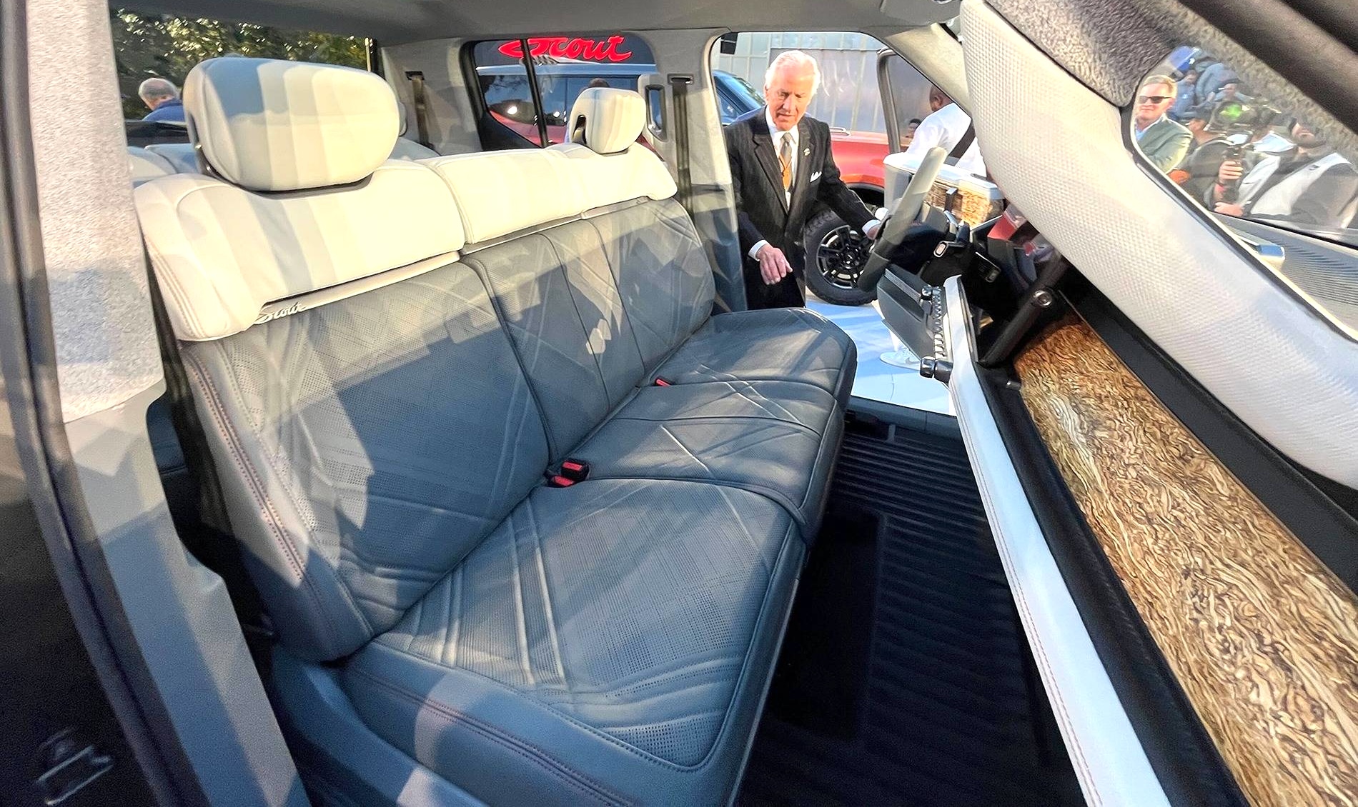 Confirmed: Bench Seat will have folding center w/ cupholders \u0026 arm rest |  Scout Motors EV Forum - Terra Pickup \u0026 Traveler SUV News, Owners, Blog,  Community, image size:1900x1130